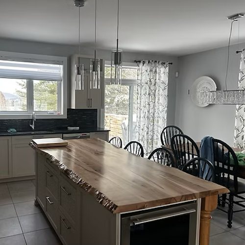 Comptoir en bois franc sur mesure